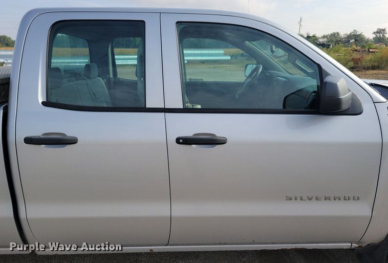 image for item IQ9915 2015 Chevrolet Silverado 1500  Double Cab pickup truck