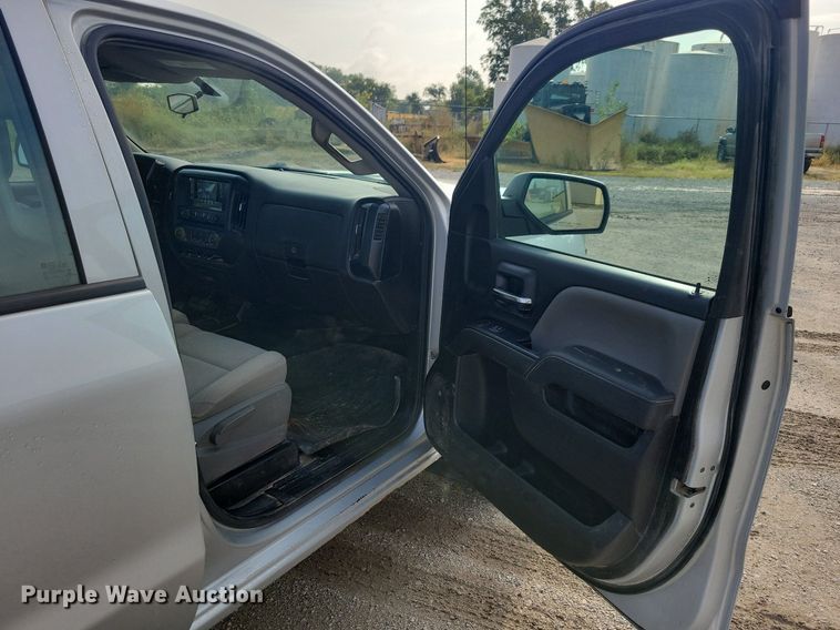 image for item IQ9915 2015 Chevrolet Silverado 1500  Double Cab pickup truck