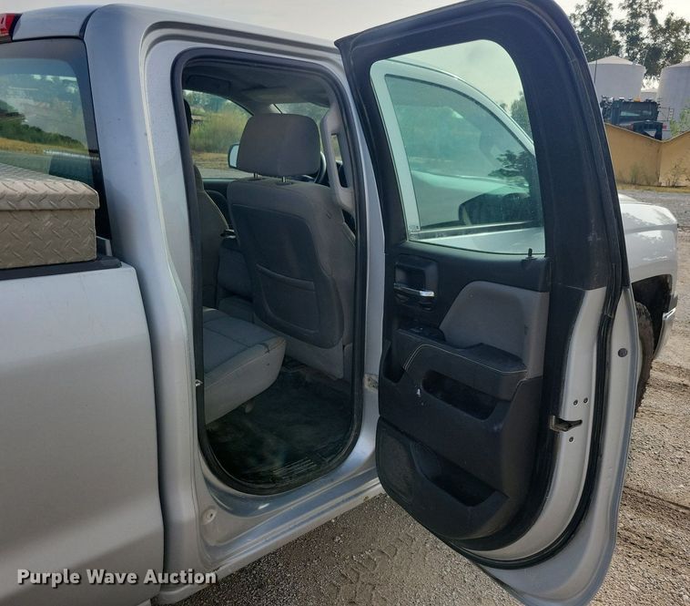 image for item IQ9915 2015 Chevrolet Silverado 1500  Double Cab pickup truck