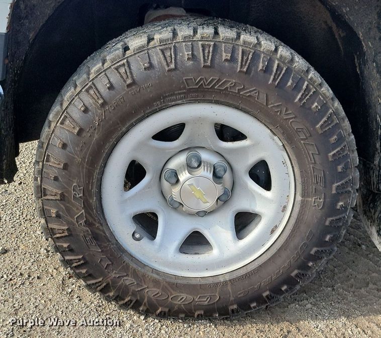 image for item IQ9915 2015 Chevrolet Silverado 1500  Double Cab pickup truck