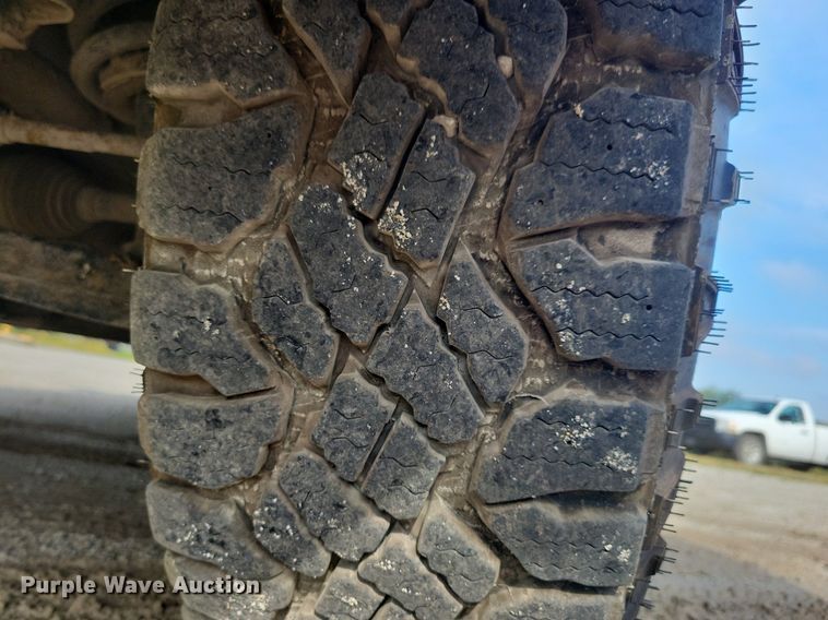 image for item IQ9915 2015 Chevrolet Silverado 1500  Double Cab pickup truck