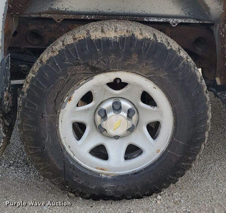 image for item IQ9915 2015 Chevrolet Silverado 1500  Double Cab pickup truck