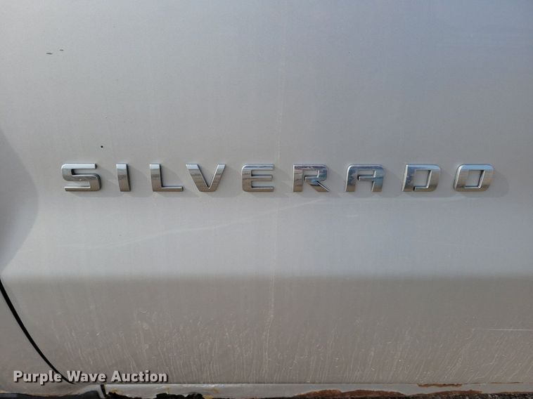 image for item IQ9915 2015 Chevrolet Silverado 1500  Double Cab pickup truck