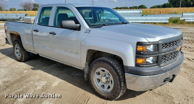 image for item IQ9916 2015 Chevrolet Silverado 1500  Double Cab pickup truck