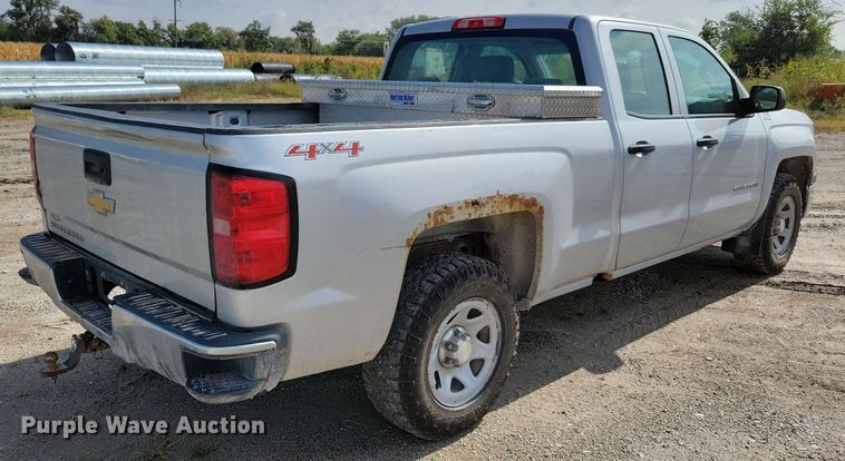 image for item IQ9916 2015 Chevrolet Silverado 1500  Double Cab pickup truck