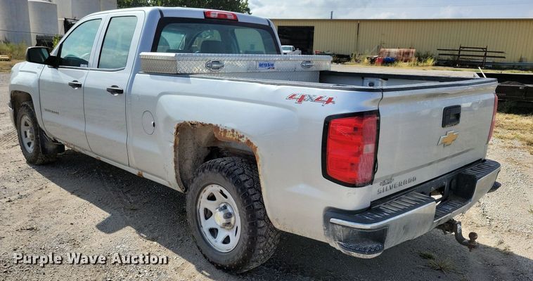 image for item IQ9916 2015 Chevrolet Silverado 1500  Double Cab pickup truck