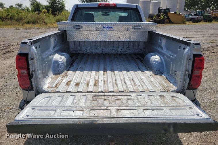 image for item IQ9916 2015 Chevrolet Silverado 1500  Double Cab pickup truck