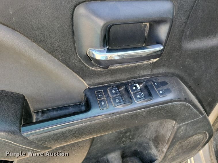 image for item IQ9916 2015 Chevrolet Silverado 1500  Double Cab pickup truck