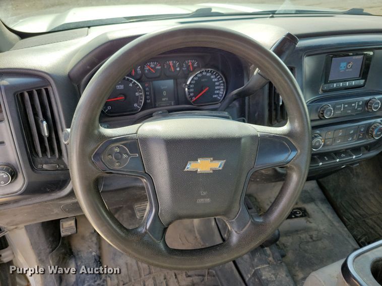 image for item IQ9916 2015 Chevrolet Silverado 1500  Double Cab pickup truck