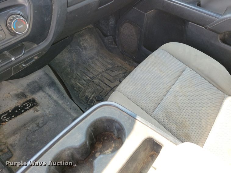 image for item IQ9916 2015 Chevrolet Silverado 1500  Double Cab pickup truck