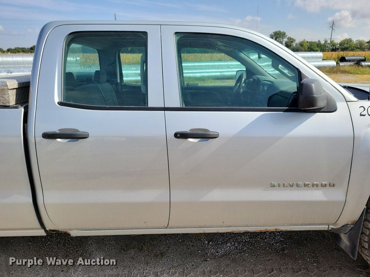 image for item IQ9916 2015 Chevrolet Silverado 1500  Double Cab pickup truck