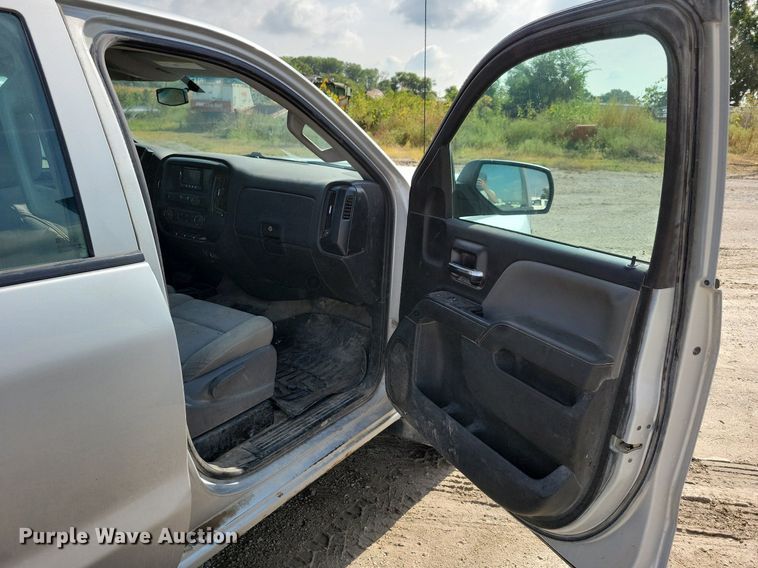 image for item IQ9916 2015 Chevrolet Silverado 1500  Double Cab pickup truck