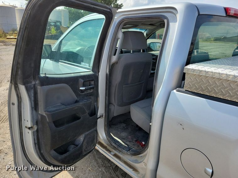 image for item IQ9916 2015 Chevrolet Silverado 1500  Double Cab pickup truck