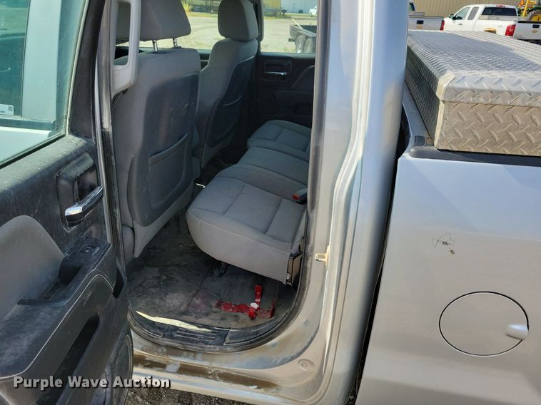 image for item IQ9916 2015 Chevrolet Silverado 1500  Double Cab pickup truck