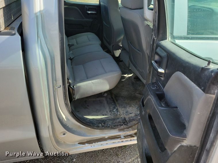 image for item IQ9916 2015 Chevrolet Silverado 1500  Double Cab pickup truck