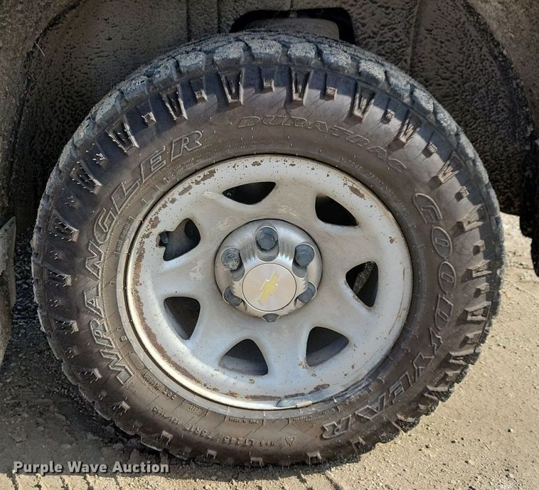 image for item IQ9916 2015 Chevrolet Silverado 1500  Double Cab pickup truck