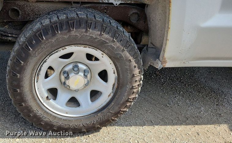 image for item IQ9916 2015 Chevrolet Silverado 1500  Double Cab pickup truck