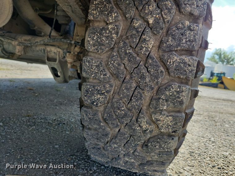 image for item IQ9916 2015 Chevrolet Silverado 1500  Double Cab pickup truck