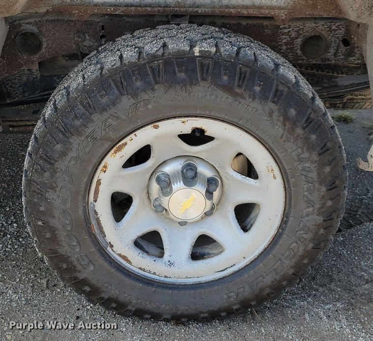 image for item IQ9916 2015 Chevrolet Silverado 1500  Double Cab pickup truck