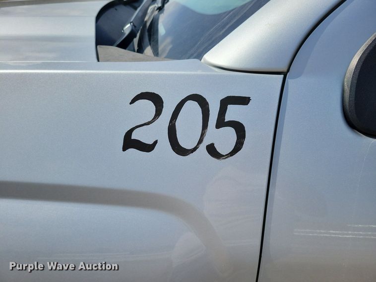 image for item IQ9916 2015 Chevrolet Silverado 1500  Double Cab pickup truck