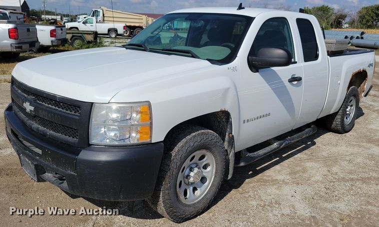 image for item IQ9917 2009 Chevrolet Silverado 1500  Ext. Cab pickup truck