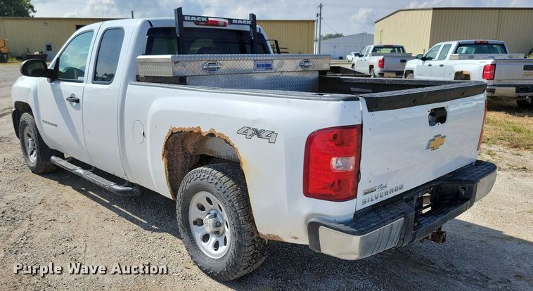 image for item IQ9917 2009 Chevrolet Silverado 1500  Ext. Cab pickup truck