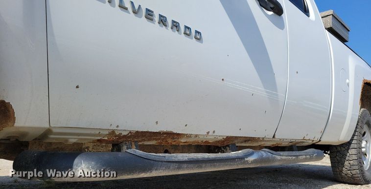 image for item IQ9917 2009 Chevrolet Silverado 1500  Ext. Cab pickup truck