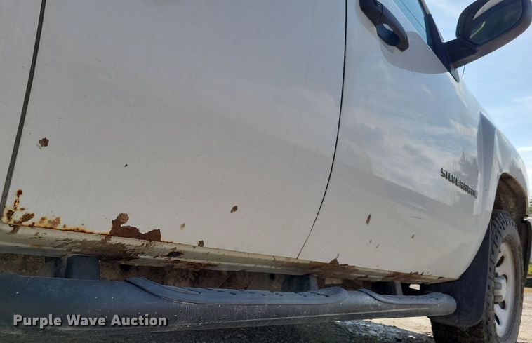 image for item IQ9917 2009 Chevrolet Silverado 1500  Ext. Cab pickup truck