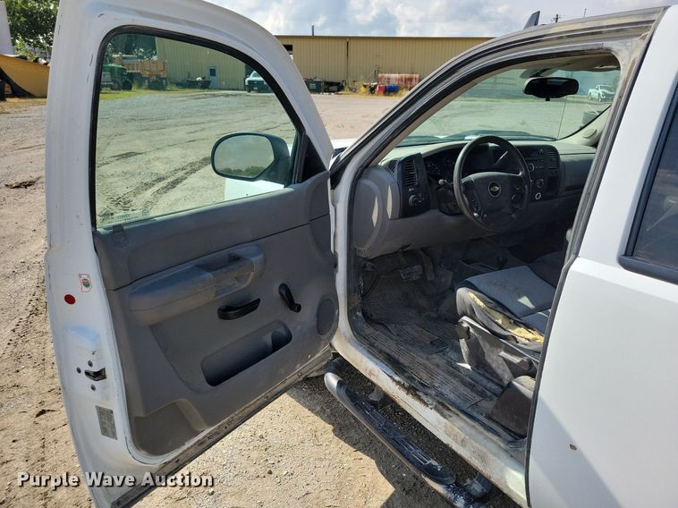 image for item IQ9917 2009 Chevrolet Silverado 1500  Ext. Cab pickup truck