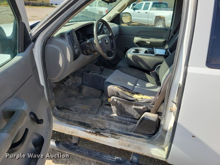 image for item IQ9917 2009 Chevrolet Silverado 1500  Ext. Cab pickup truck