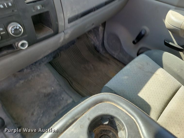 image for item IQ9917 2009 Chevrolet Silverado 1500  Ext. Cab pickup truck