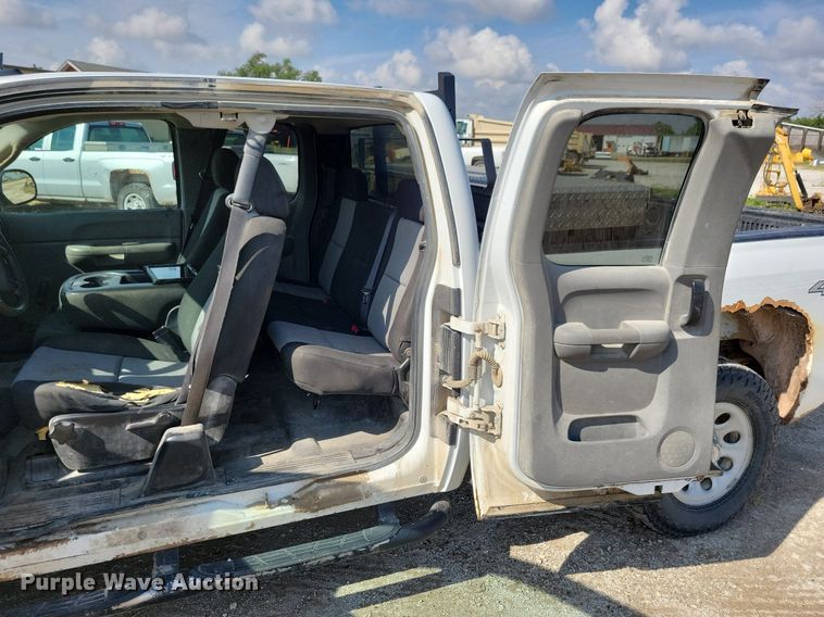 image for item IQ9917 2009 Chevrolet Silverado 1500  Ext. Cab pickup truck