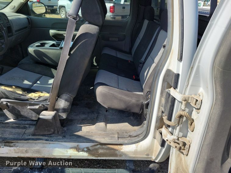 image for item IQ9917 2009 Chevrolet Silverado 1500  Ext. Cab pickup truck