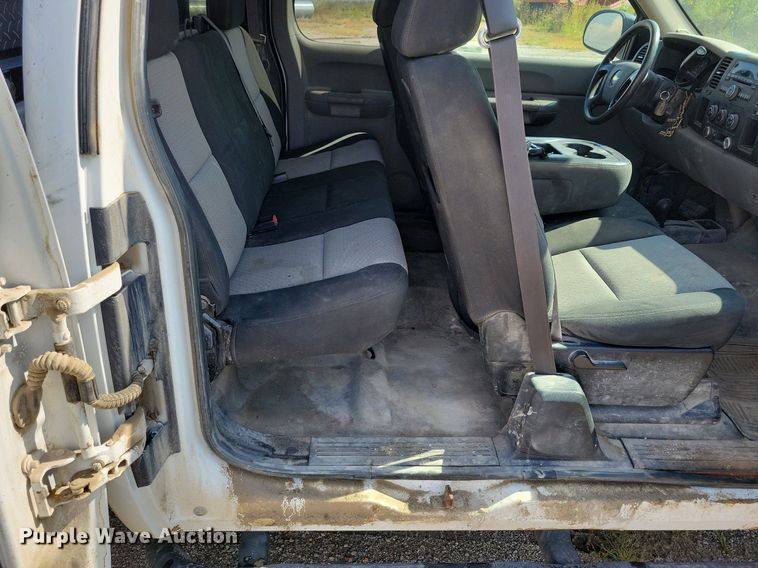 image for item IQ9917 2009 Chevrolet Silverado 1500  Ext. Cab pickup truck