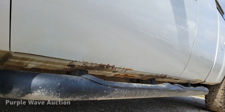 image for item IQ9919 2001 Chevrolet Silverado 1500  Ext. Cab pickup truck