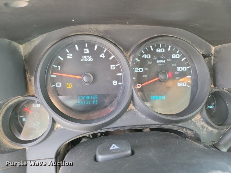 image for item IQ9919 2001 Chevrolet Silverado 1500  Ext. Cab pickup truck