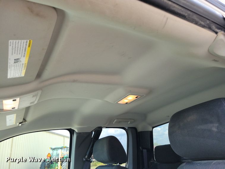 image for item IQ9919 2001 Chevrolet Silverado 1500  Ext. Cab pickup truck