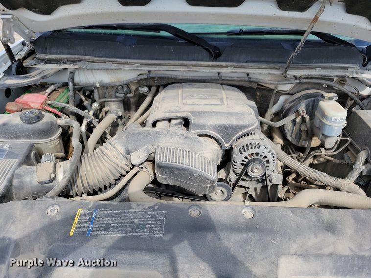 image for item IQ9919 2001 Chevrolet Silverado 1500  Ext. Cab pickup truck