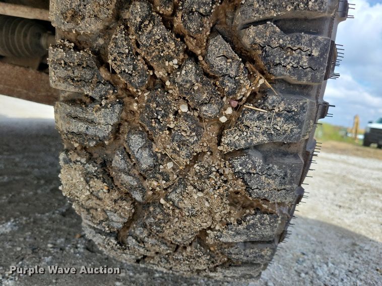 image for item IQ9919 2001 Chevrolet Silverado 1500  Ext. Cab pickup truck