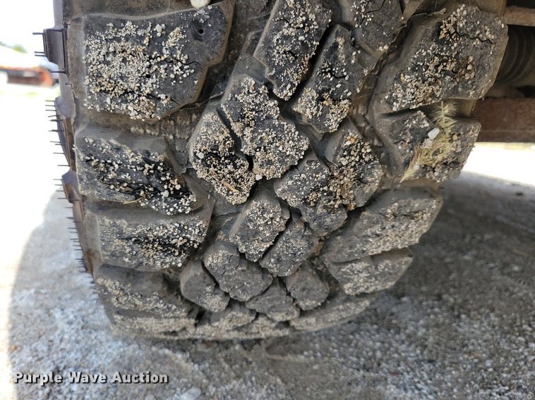 image for item IQ9919 2001 Chevrolet Silverado 1500  Ext. Cab pickup truck