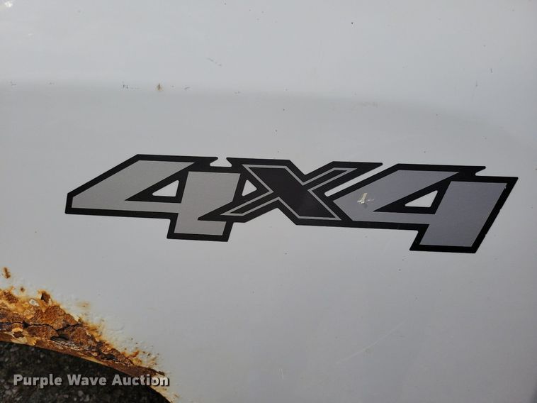 image for item IQ9919 2001 Chevrolet Silverado 1500  Ext. Cab pickup truck