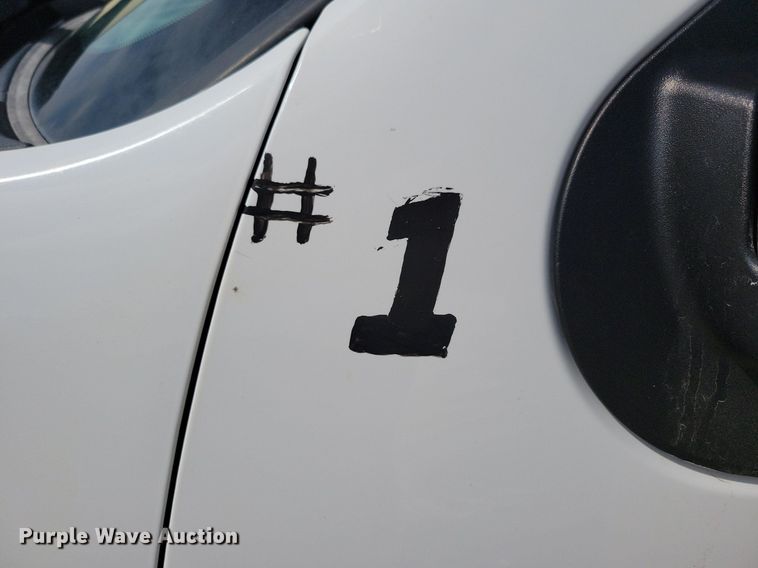 image for item IQ9919 2001 Chevrolet Silverado 1500  Ext. Cab pickup truck