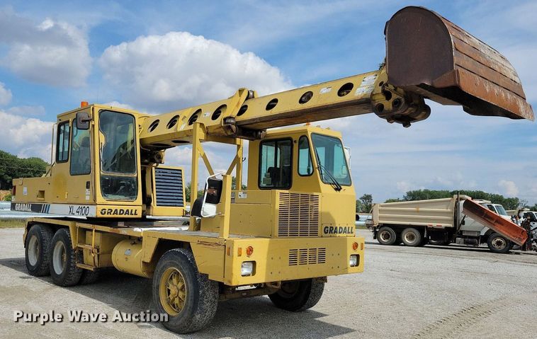 image for item IQ9920 1999 Gradall XL4100  wheeled excavator