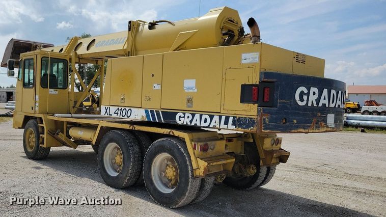 image for item IQ9920 1999 Gradall XL4100  wheeled excavator