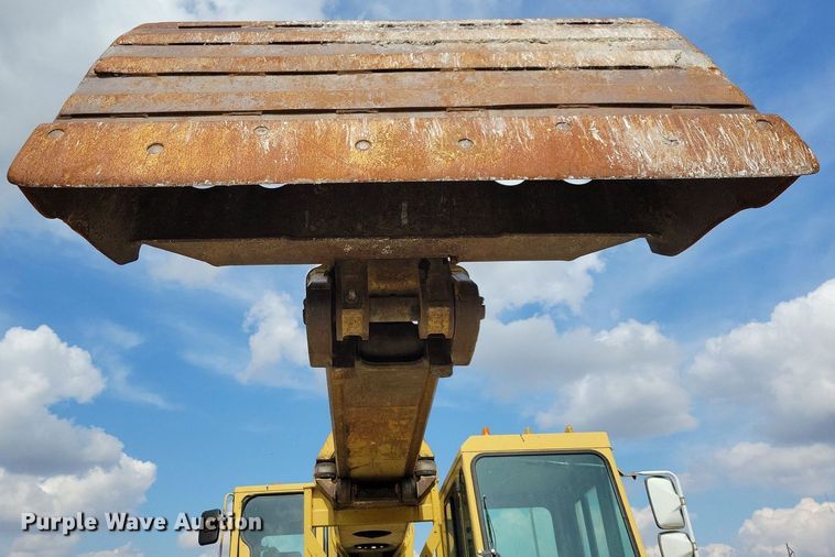 image for item IQ9920 1999 Gradall XL4100  wheeled excavator