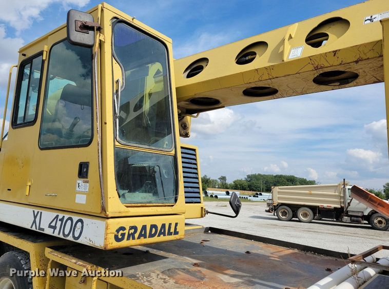image for item IQ9920 1999 Gradall XL4100  wheeled excavator