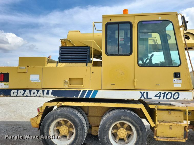 image for item IQ9920 1999 Gradall XL4100  wheeled excavator