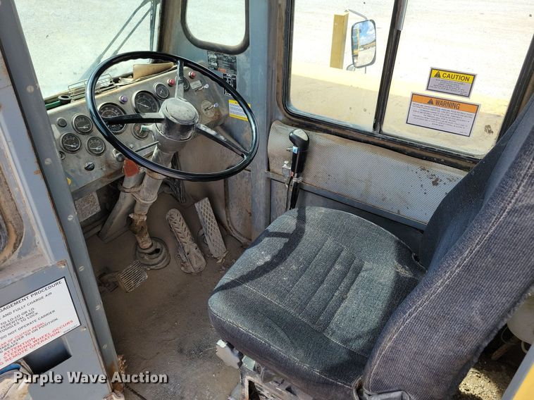 image for item IQ9920 1999 Gradall XL4100  wheeled excavator