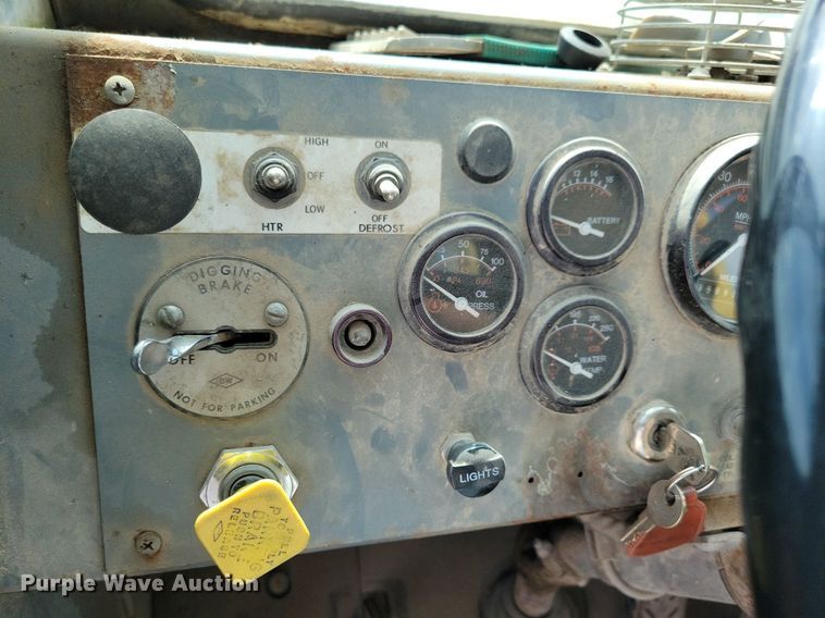 image for item IQ9920 1999 Gradall XL4100  wheeled excavator