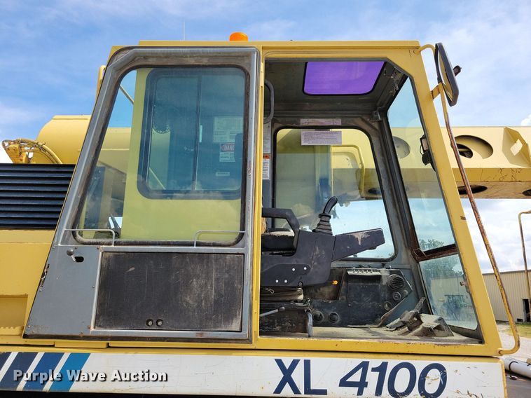 image for item IQ9920 1999 Gradall XL4100  wheeled excavator